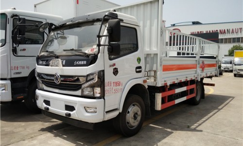 東風(fēng)凱普特氣瓶運(yùn)輸車(chē) 