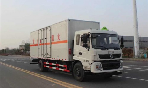 東風(fēng)雜項(xiàng)危險(xiǎn)品廂式車(chē) 