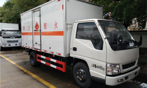 江鈴順達(dá)1類爆炸品運(yùn)輸車(chē) 