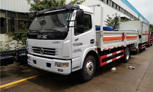 東風(fēng)多利卡倉(cāng)欄氣瓶運(yùn)輸車(chē) 