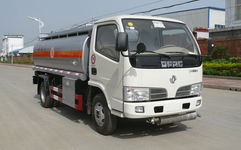東風(fēng)福瑞卡加油車(chē) 