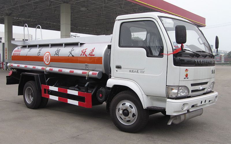 躍進(jìn)加油車(chē) 